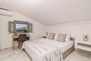 4 habitaciones, tabla de planchar con plancha y wifi gratis 