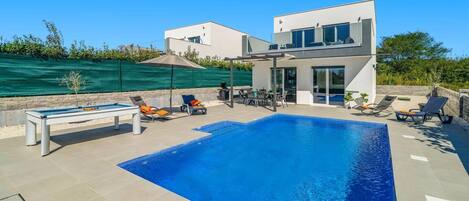Utomhuspool