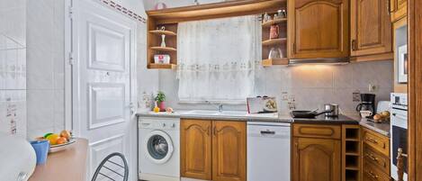 Microwave, dishwasher