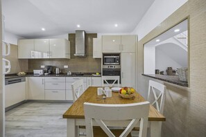 Microwave, dishwasher - Villa Pina by Villa Plus (Albufeira)