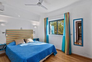 6 bedrooms, iron/ironing board, free WiFi, bed sheets