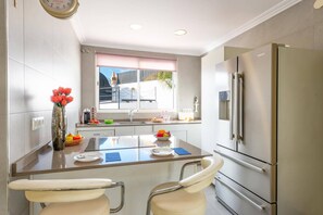 Mikrowelle, Geschirrspüler