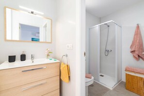 Hair dryer, towels - Villa Milano by Villa Plus (Playa Blanca)