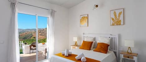 3 bedrooms, WiFi, bed sheets