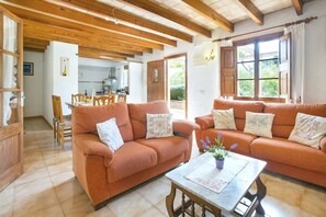 Living area - Villa Font Xica by Villa Plus (Mallorca)