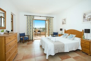 5 bedrooms, WiFi, bed sheets - Villa Pesso by Villa Plus (Mallorca)