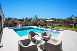 Pool - Villa Mandola Sweet by Villa Plus (Kariotes)