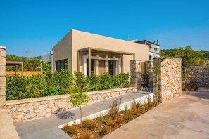 Exterior - Villa Mandola Sweet by Villa Plus (Kariotes)