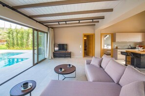 Smart TV, ping pong - Villa Mandola Sweet by Villa Plus (Kariotes)
