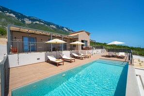 Nicht klassifiziertes Bild, 3 von 27, Schaltfläche