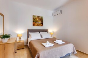 3 bedrooms, WiFi, bed sheets - Villa Irine's House by Villa Plus (Chromonastiri)