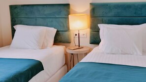 5 bedrooms, iron/ironing board, travel cot, free WiFi - House with salt pool, Mondariz. Rias Baixas, 10 people (Villasobroso -Mondariz)