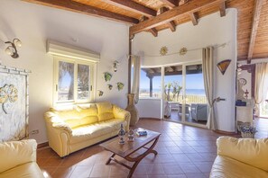 Smart TV, ping pong - Villa Nautilus by Villa Plus (Santa Maria del Focallo)