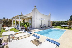 Pool - Villa Luce by Villa Plus (Santa Maria del Focallo)