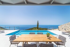 Outdoor dining - Villa Owls Secret by Villa Plus (Lefkada)