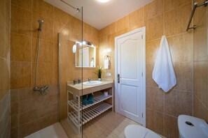 Hair dryer, towels