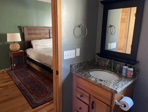 Shower - Mountain Creekside Retreat (Burnsville)