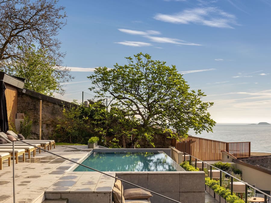 Piscina externa sazonal