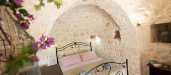 Trulletto Corte degli Ulivi by Pugliadamare