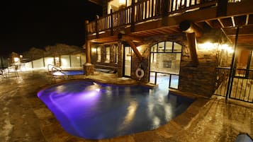 Piscine couverte, piscine extérieure