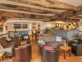 Cottage | Bar (on property)