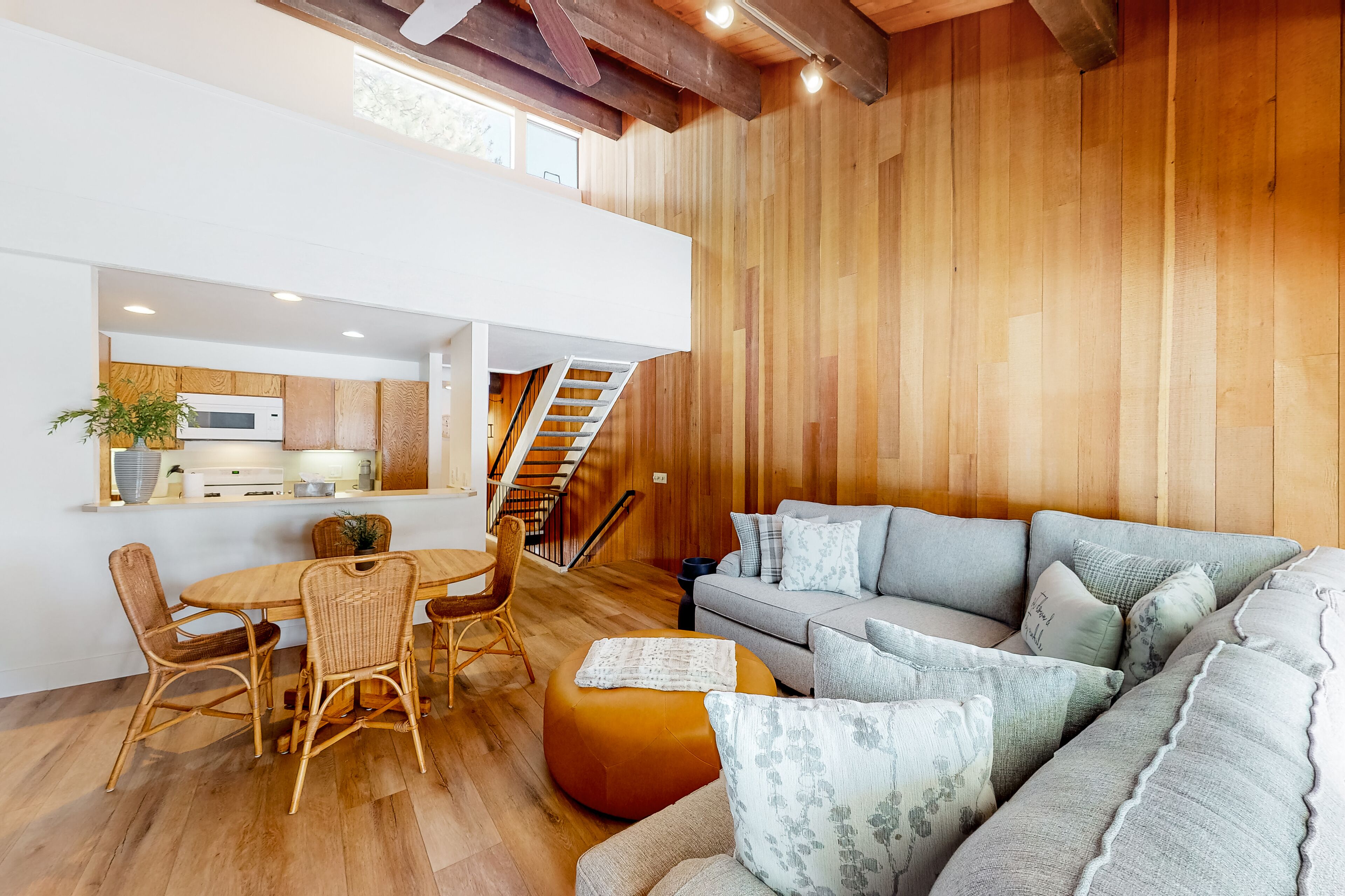 Radiant condo with fireplace, outdoor pool, tennis, grill, balcony, washer/dryer