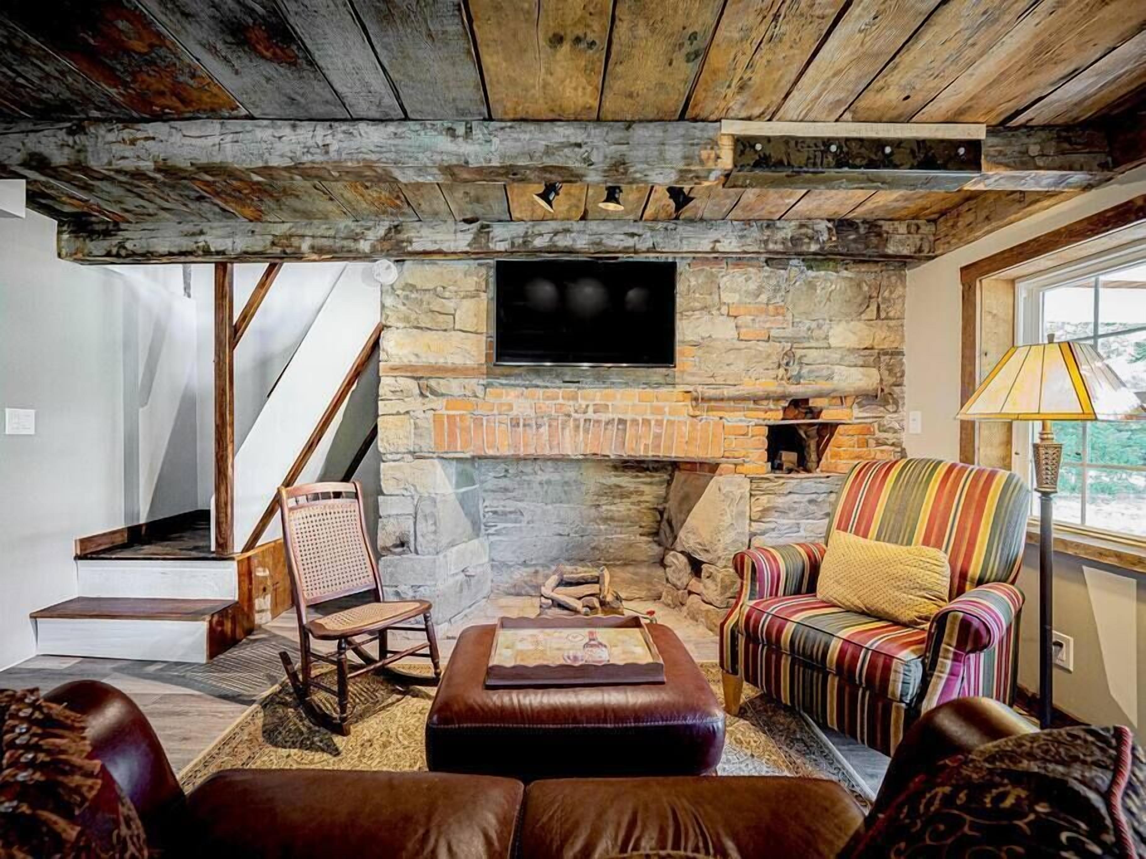 1786 Farm Cottage "Honeymoon Suite" Renovated 2022