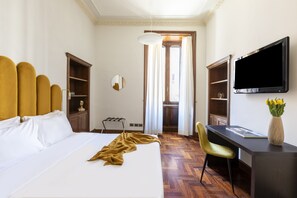 4 habitaciones, escritorio, tabla de planchar con plancha y wifi gratis 