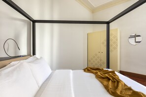 4 bedrooms, desk, iron/ironing board, free WiFi
