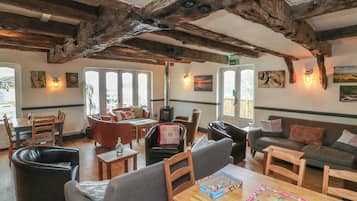 Cottage | Living area