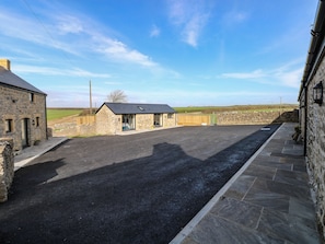 Cottage | Property grounds - The Cwtch (Bridgend)