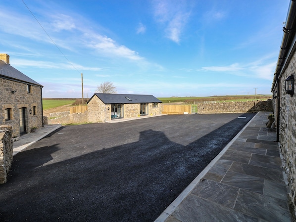 Cottage | Property grounds