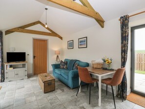 Cottage | Living area - The Cwtch (Bridgend)