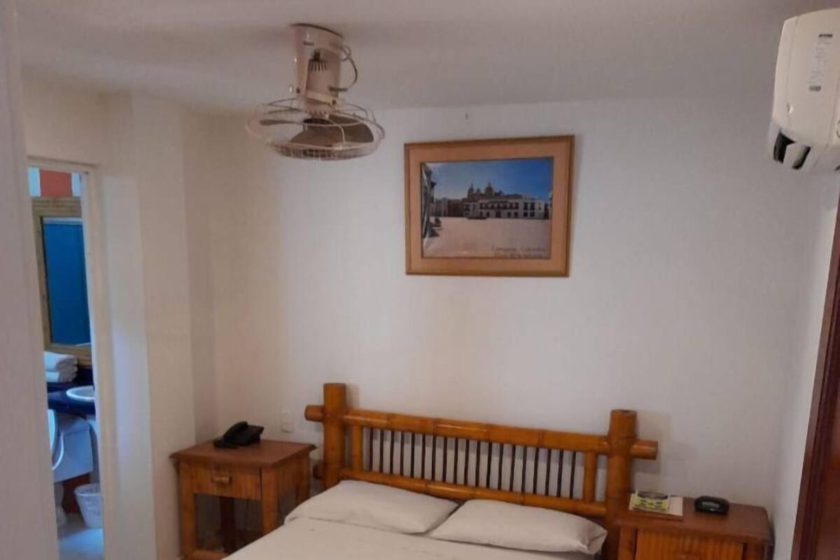 Standaard kamer | Een laptopwerkplek, gratis wifi, individueel gemeubileerd, beddengoed
