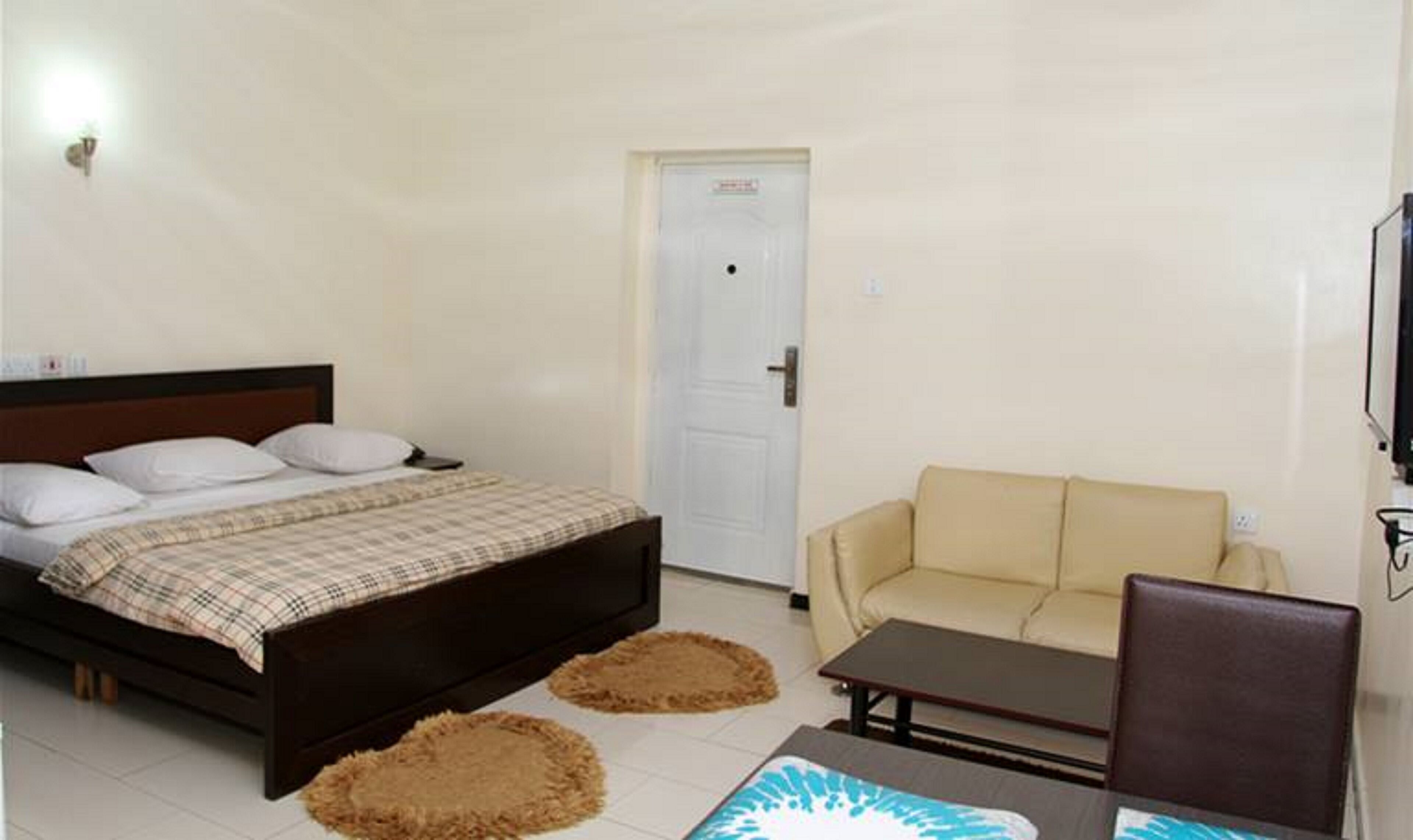 Coffres-forts dans les chambres, bureau, Wi-Fi gratuit