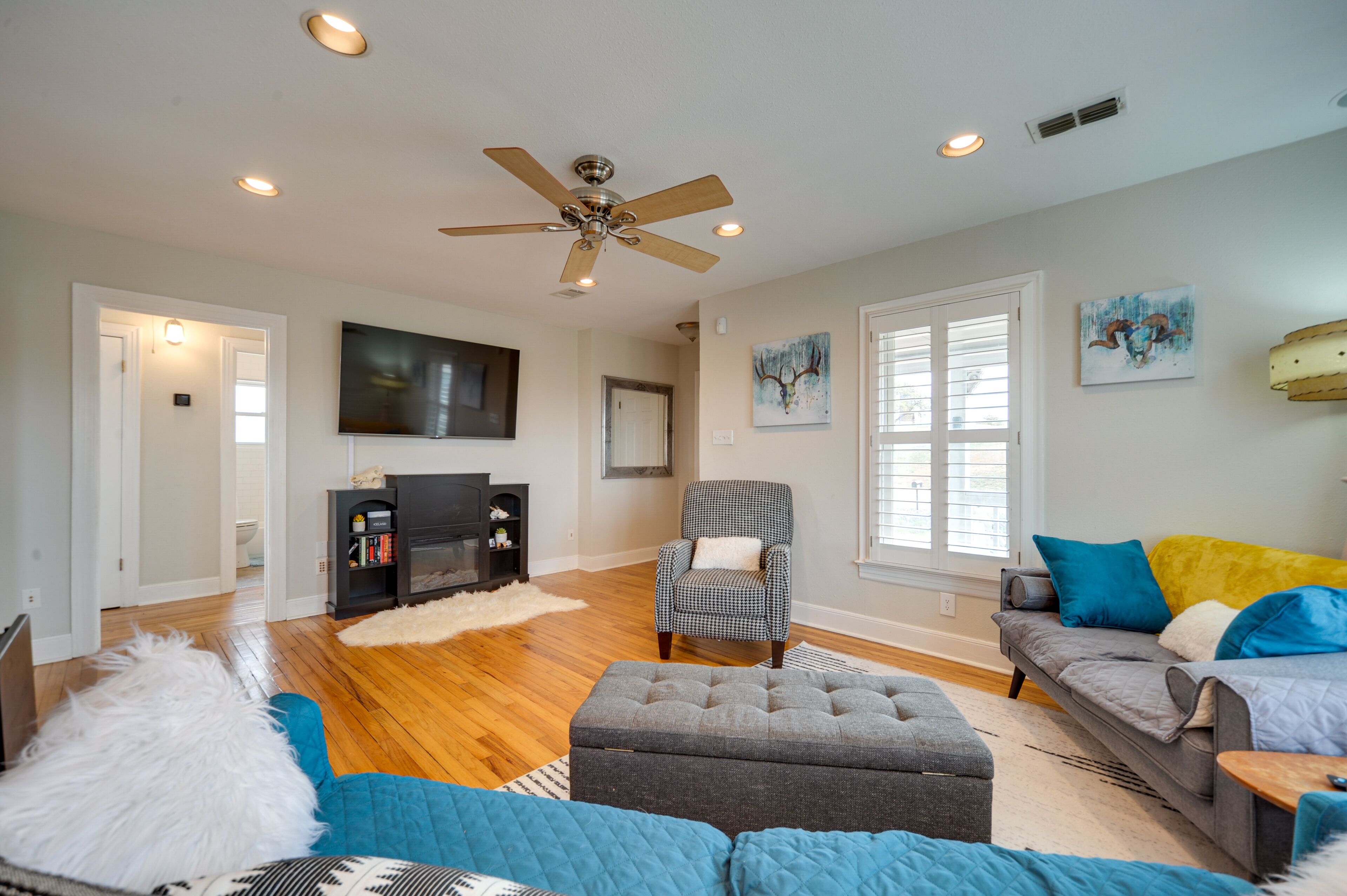 Pet-Friendly Texas Retreat w/ Deck & Gas Grill!