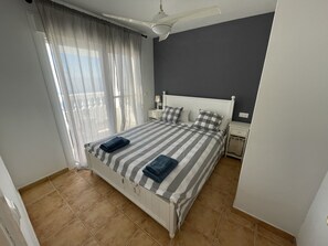 3 bedrooms, iron/ironing board, free WiFi, bed sheets - Alfamar (Salobreña)