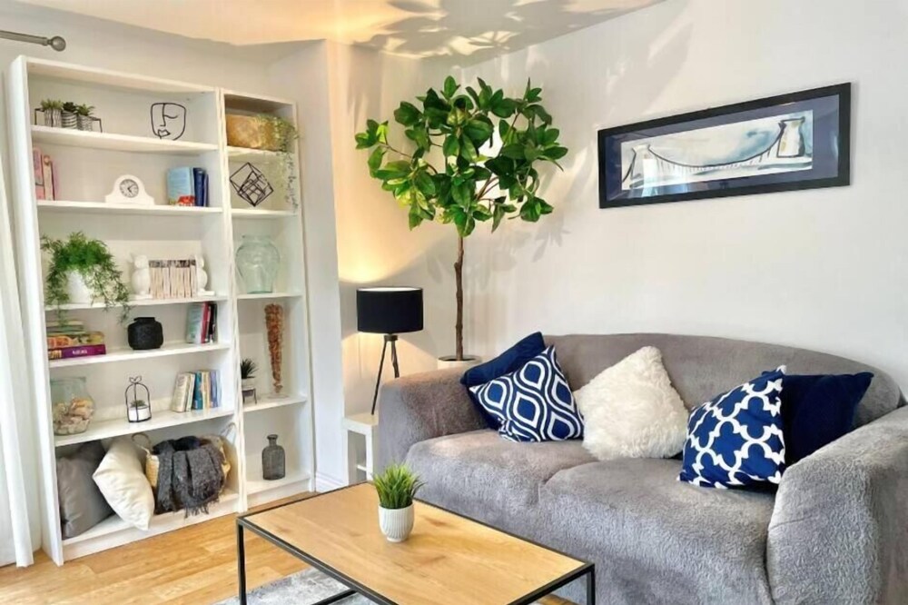 Lovely2Bed Bristol ApartmentFREE PARKING