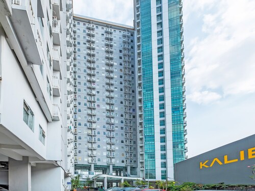 Super OYO Collectiono 91566 Easton Park Jatinangor