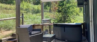 Hillside Retreat at Kelly Hollow Farm