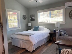 1 dormitorio, tabla de planchar con plancha, cuna de viaje y wifi gratis