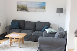 TV, books, music library, stereo