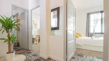 1 slaapkamer, een strijkplank/strijkijzer, gratis wifi, beddengoed