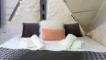 Free WiFi, bed sheets