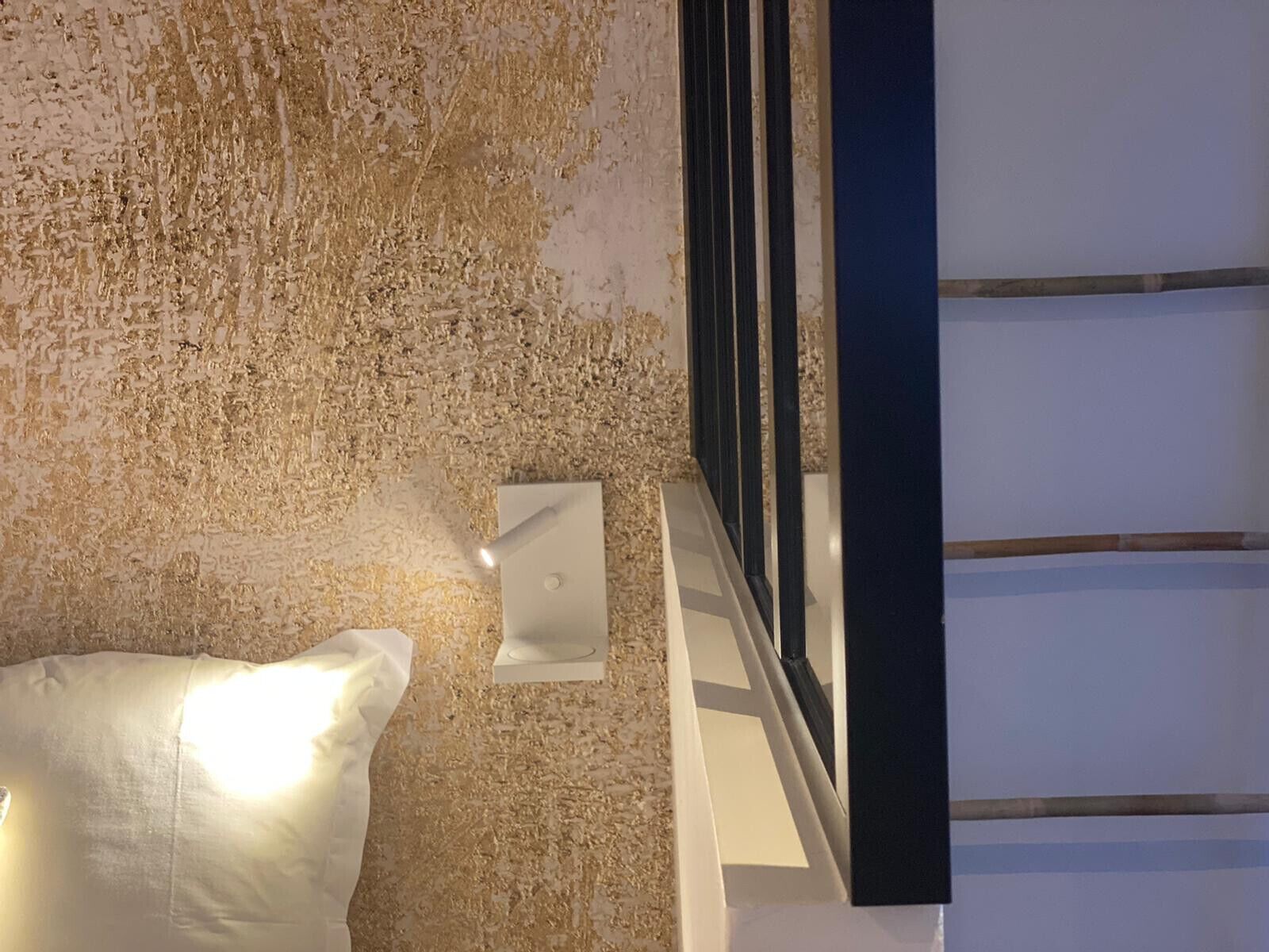 1 dormitori, planxa i posts de planxar, wifi gratuïta i roba de llit 