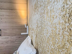 Miscellaneous - Showroom La bulle garage courrier (Annecy)