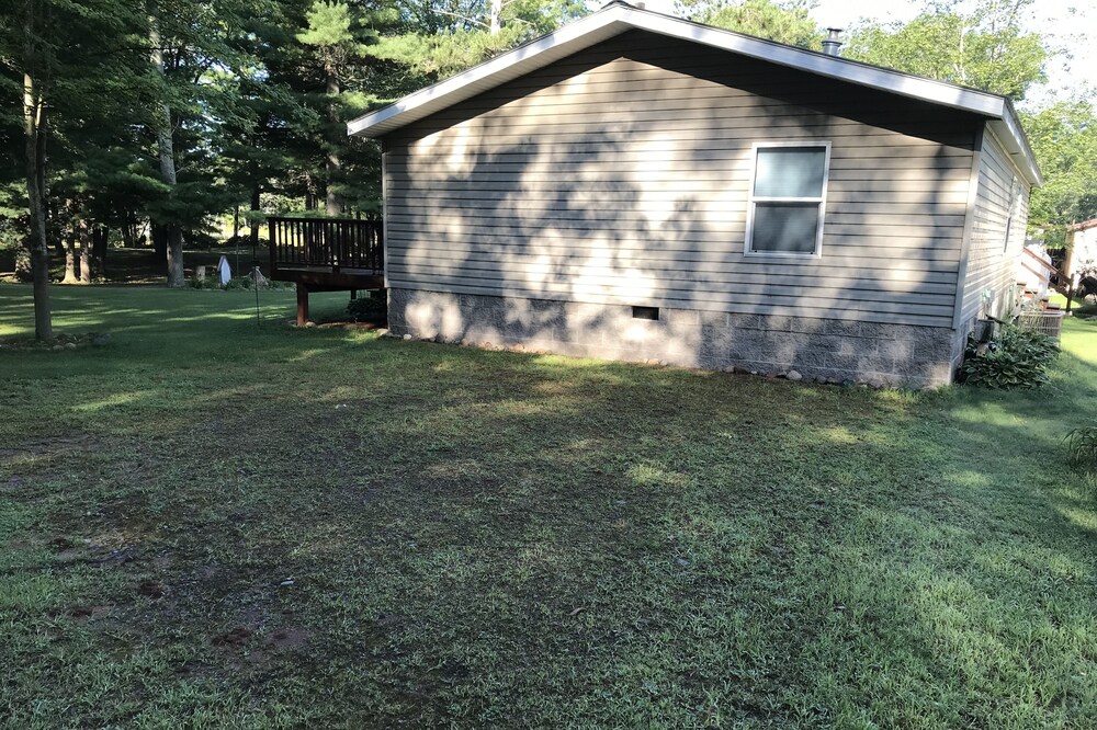 3 Bedroom Cottage with Lake Views