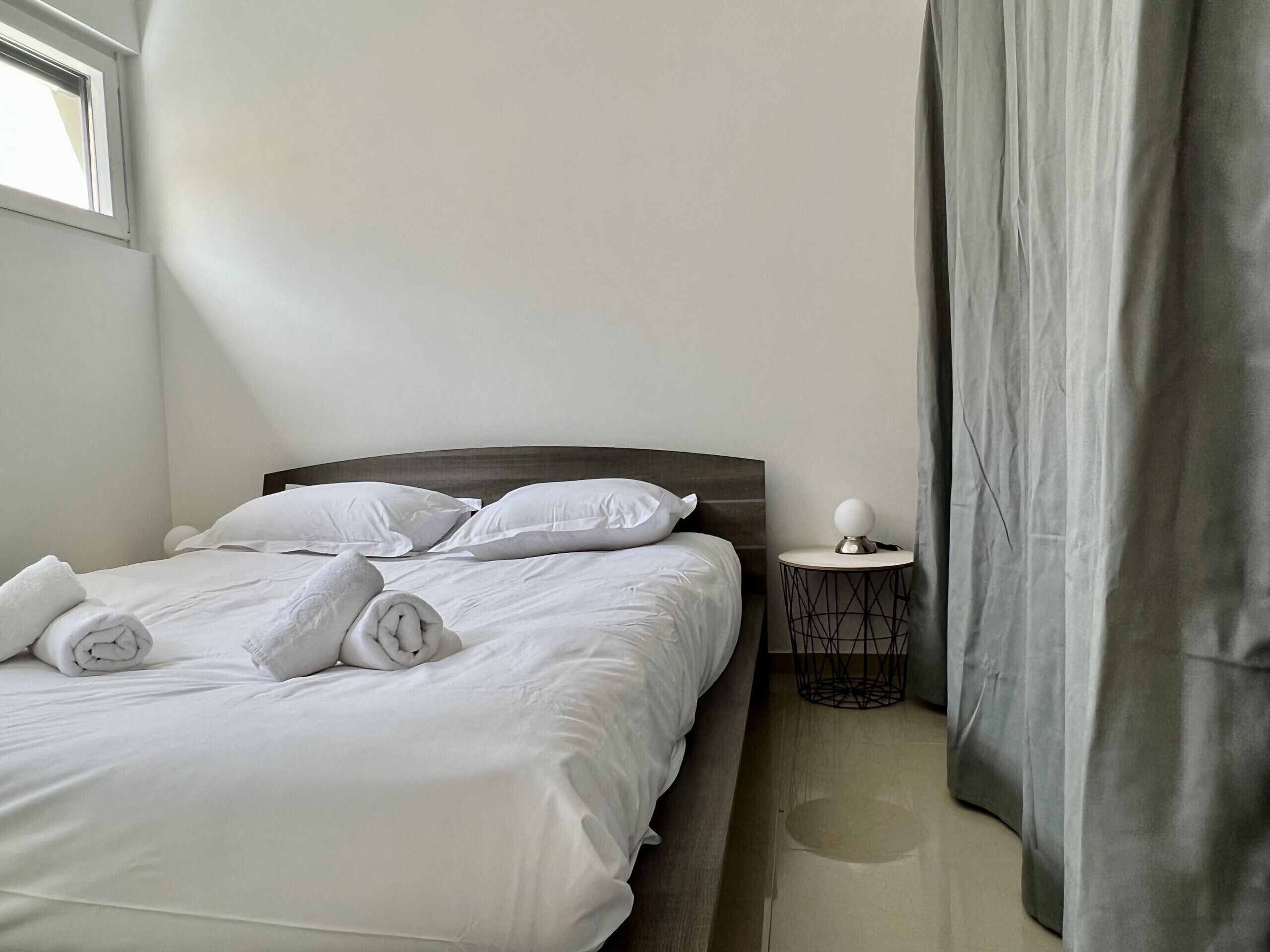 1 chambre, fer et planche à repasser, Wi-Fi gratuit, draps fournis