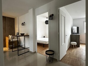 2 habitaciones, tabla de planchar con plancha y wifi gratis 