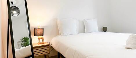 2 chambres, fer et planche à repasser, Wi-Fi gratuit, draps fournis